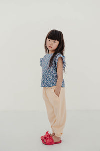 Top Ruffle Misty Liberty Graphic Flower