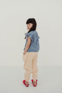 Top Ruffle Misty Liberty Graphic Flower