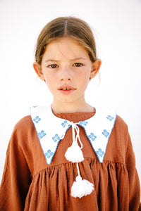 Collar Folk Milk